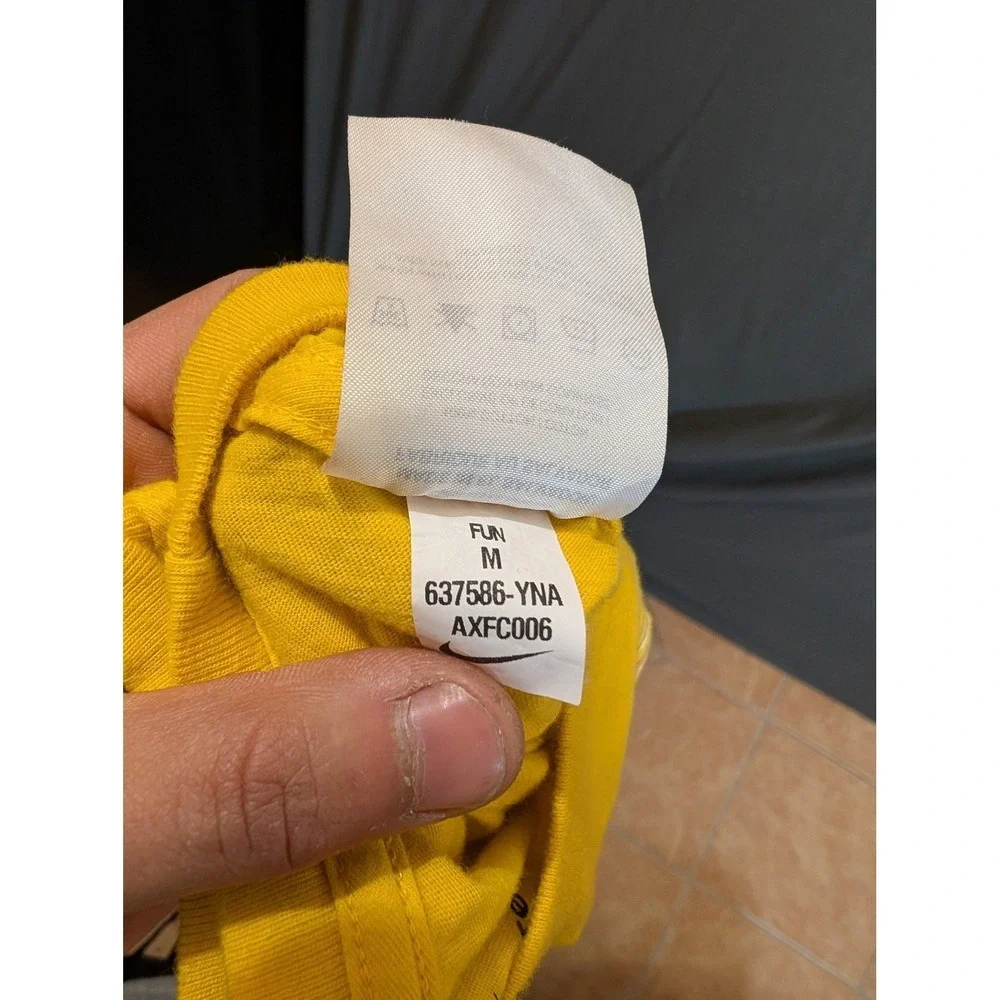 Nike Kids Yellow Turtle Surfing Graphic T Shirt Size‎ M